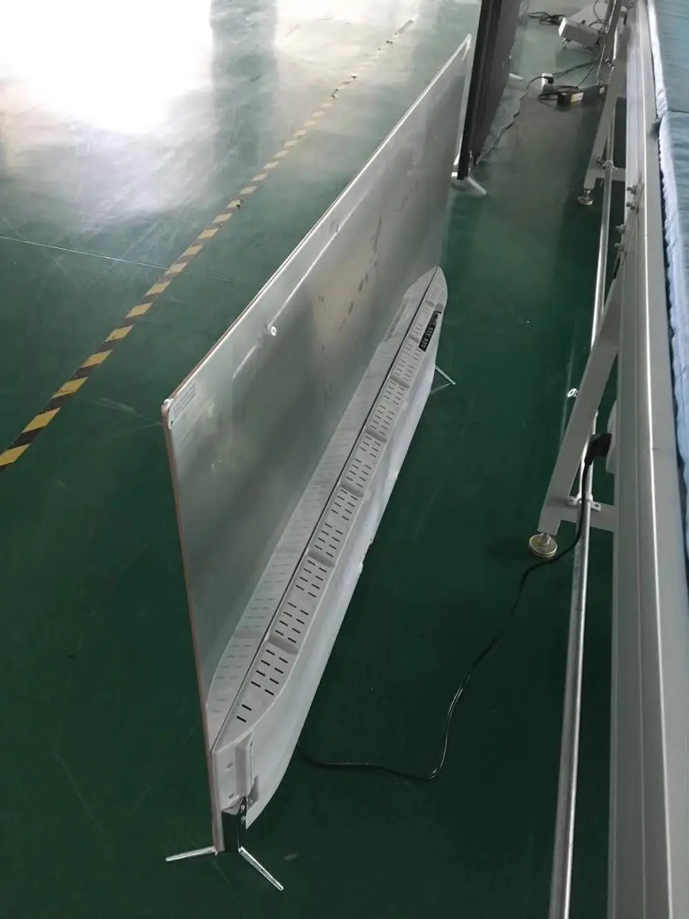 Slim-OLED-television-4k-smart-tv-55-65-oled-T2-4